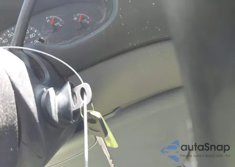 2000 Ford E-150 Commercial/Recreational from USA, damaged, VIN 1FTRE14W0YHB31066